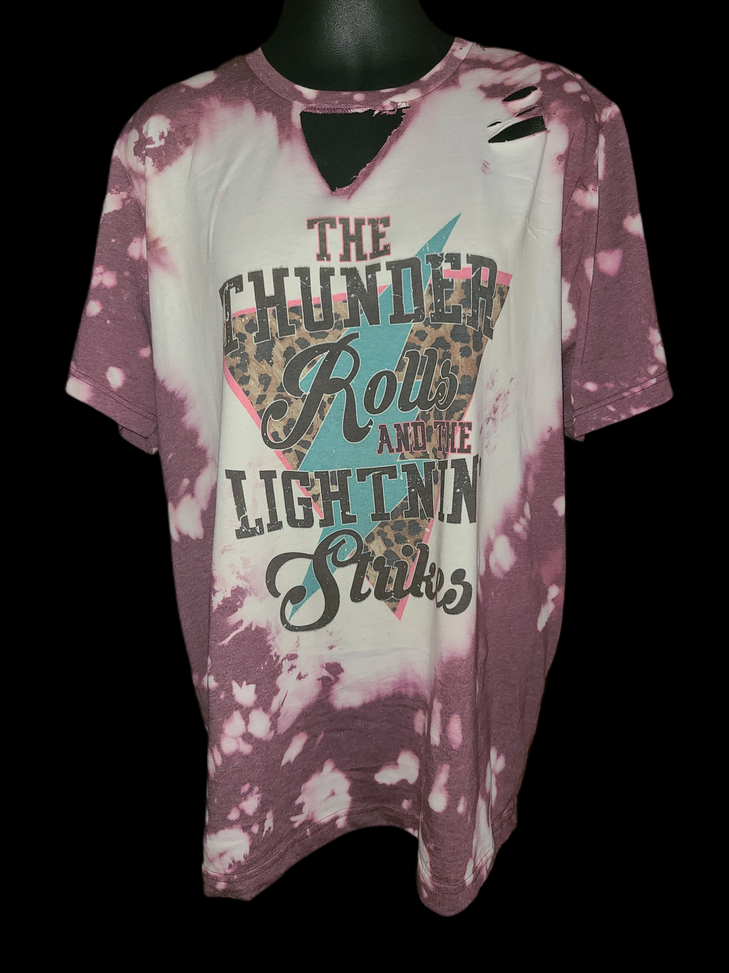 The thunder rolls and the lightning strikes bleached tee - 4 little hearts
